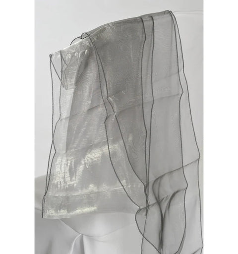 Nœud de chaise en organza gris clair