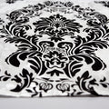 Motif damassé du chemin de table baroque